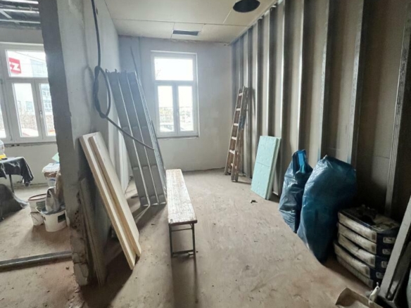 C375256F-808C-4AA0-A665-4234F03FCFEF