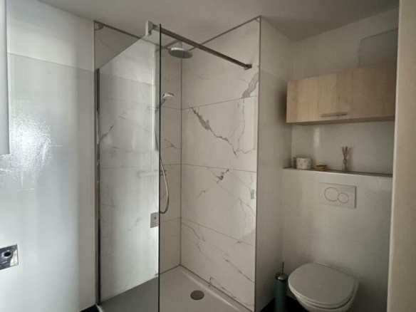 DB8FC99C-1220-44D3-B955-086044897181