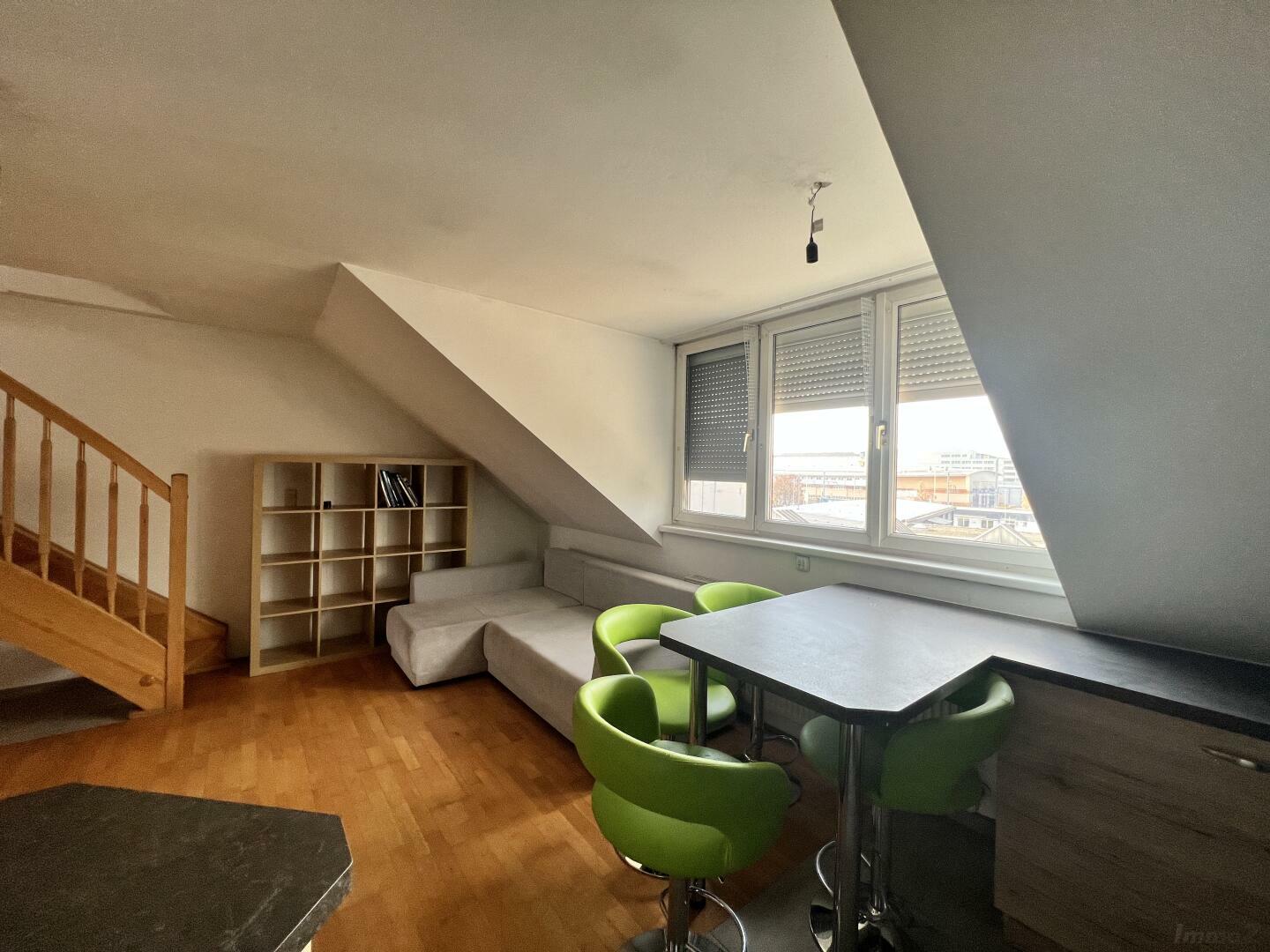 7646F7F4-9807-47B2-B56E-9C18AAE6070C