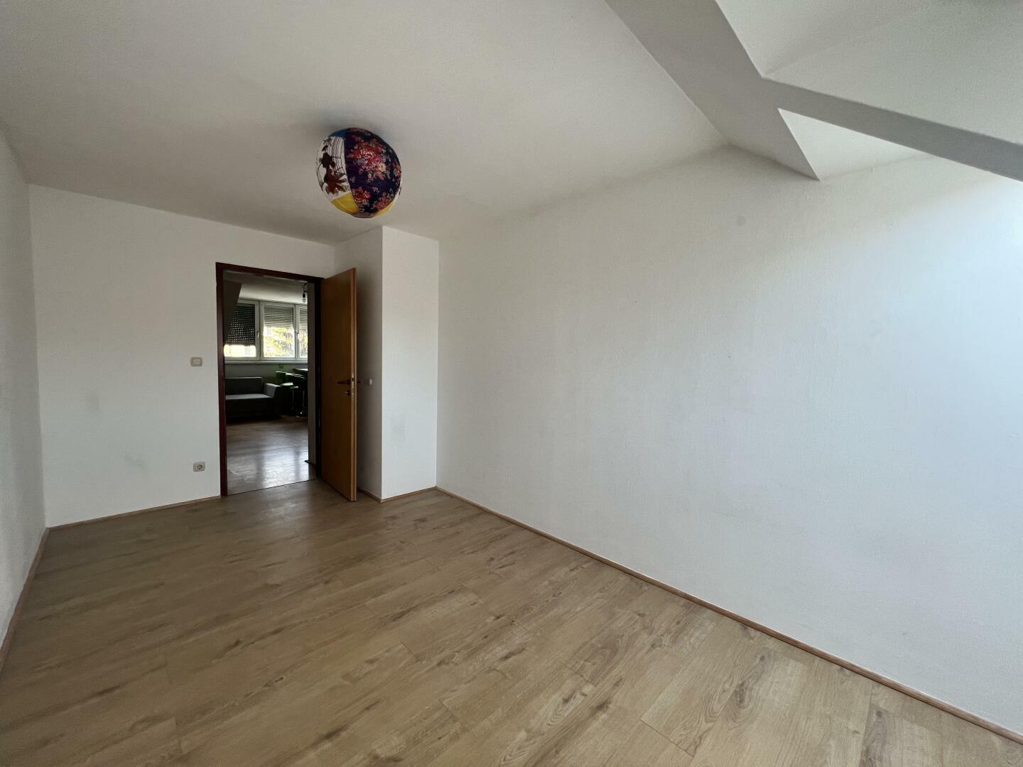 E9A40863-ECD7-47C9-9C3D-C2995AB9BA43