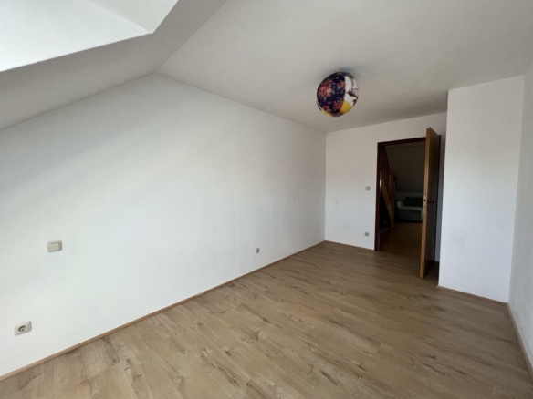 CF631B46-50FA-4EA2-99CF-B7395F4965BD