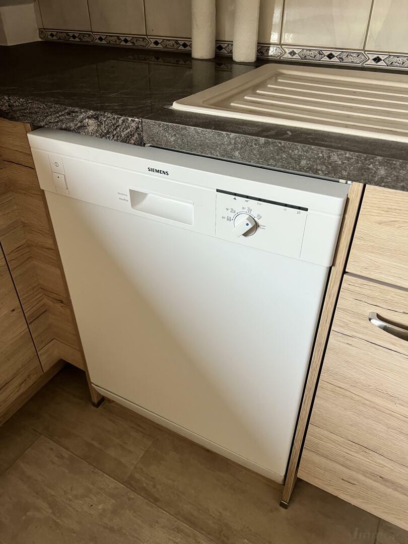 8EF78856-8492-493E-8D70-3F290202FAD6