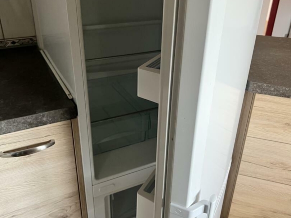 BDD95F34-DF9F-42B3-8921-738028D1965D