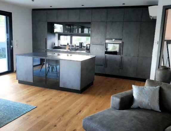 Wohn- Esszimmer mit Küche