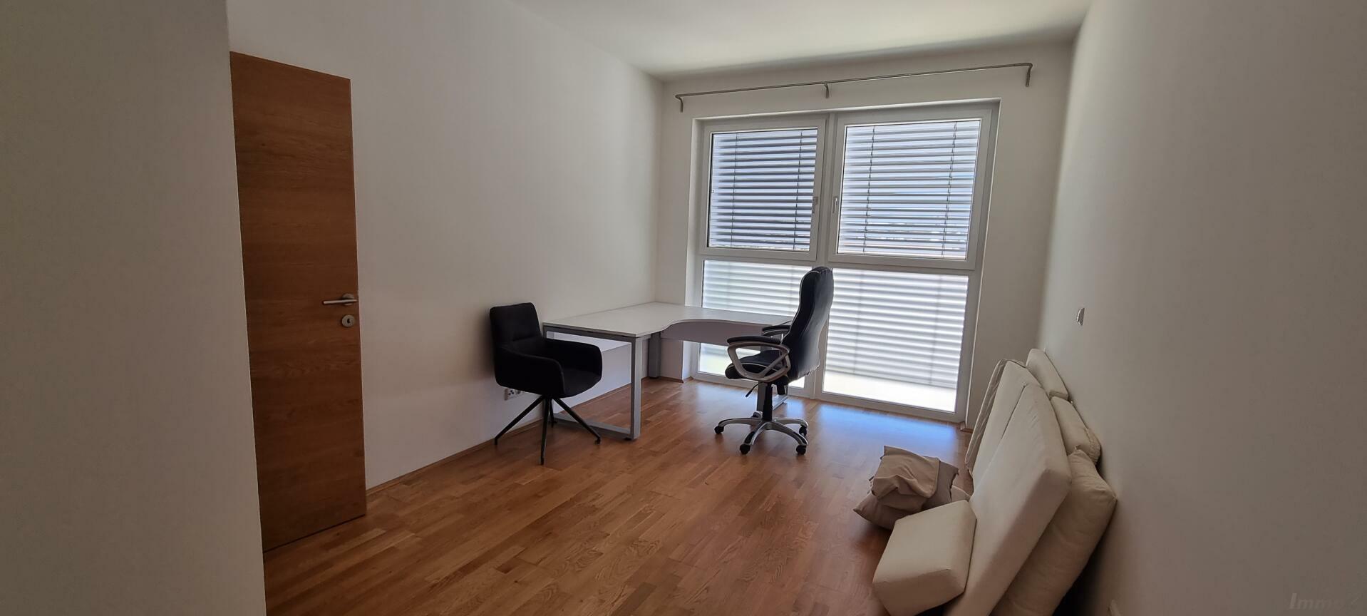 Gradnerstraße 4-Zi möbl. Arbeitszimmer