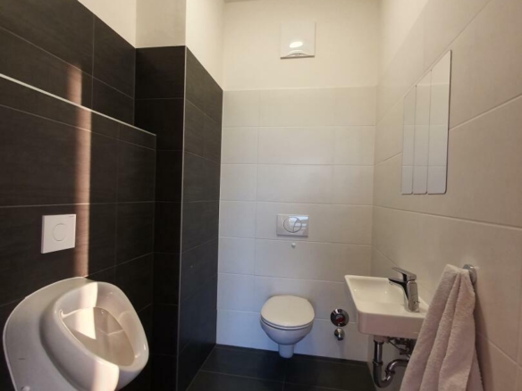 Gradnerstraße 4-Zi Gäste-WC