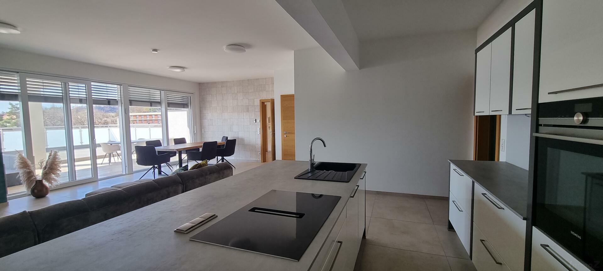 Gradnerstraße 4-Zi möbl. Küche-WZ