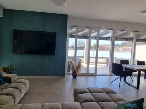 Gradnerstraße 4-Zi möbl. WZ 3