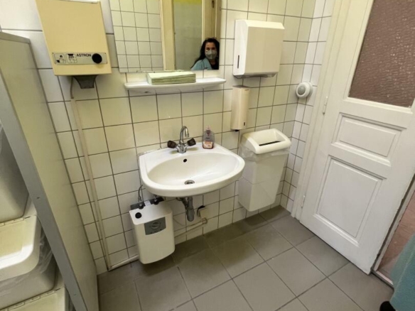 20220203_070640067_iOS