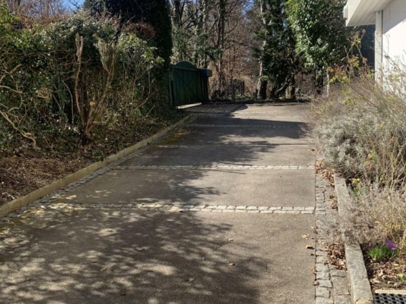 Hauszufahrt