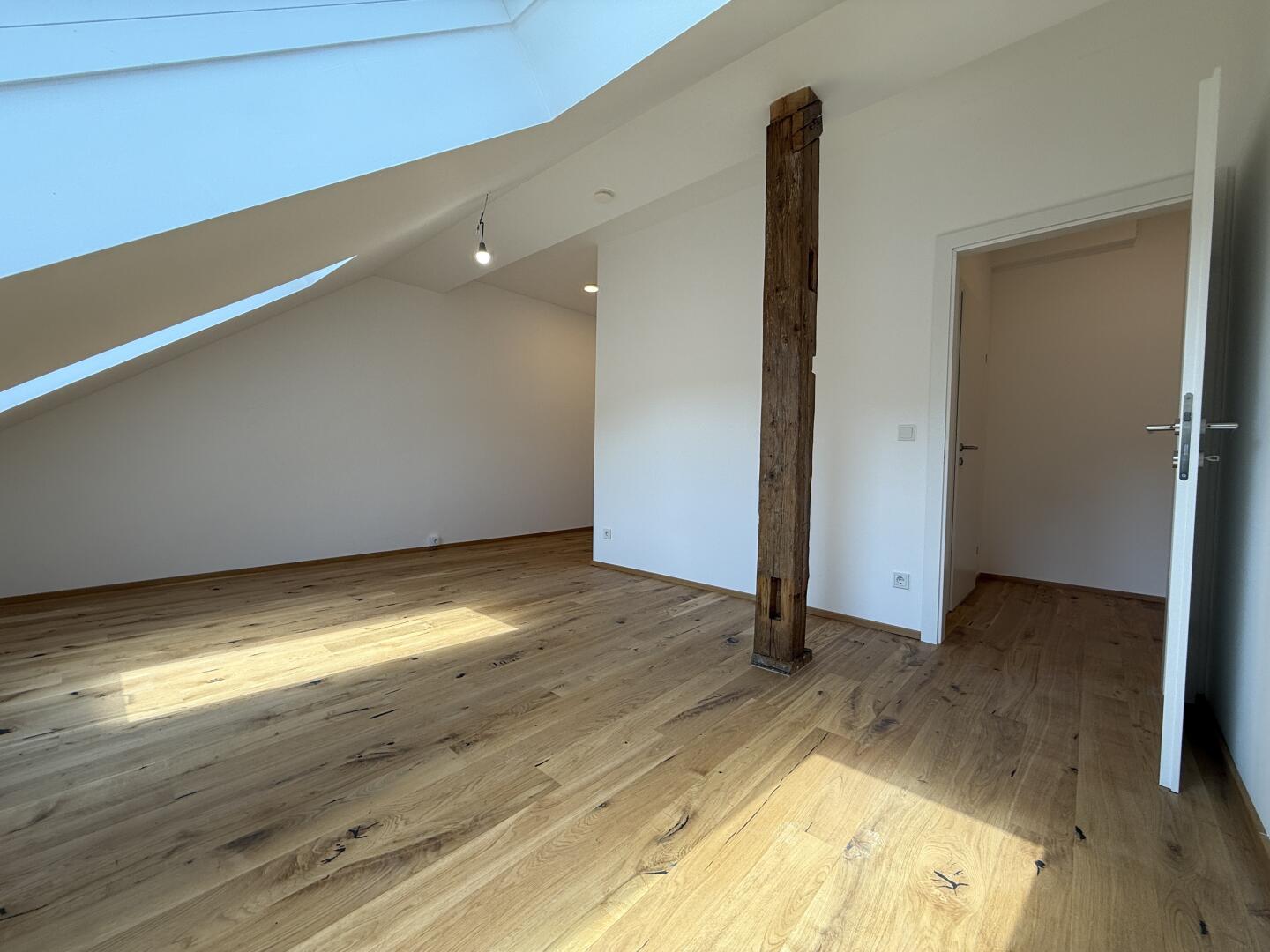 20250520_105959807_iOS