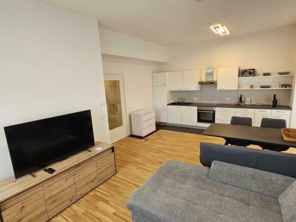 Wohn-Essbereich mit Küche (auf Wunsch im KP inkludiert!)