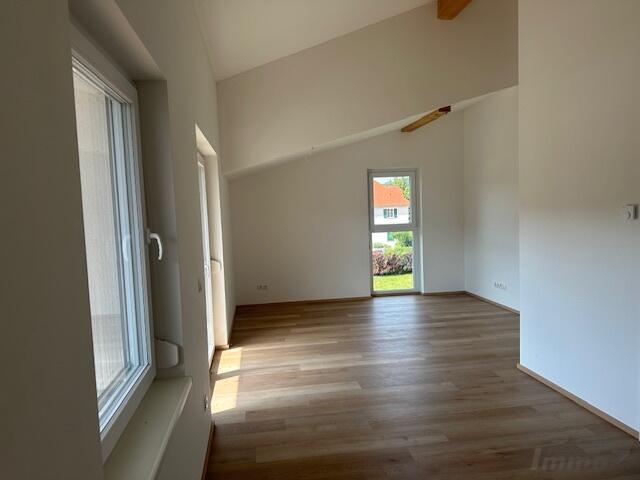 Wohnzimmer mit integrierter Küche