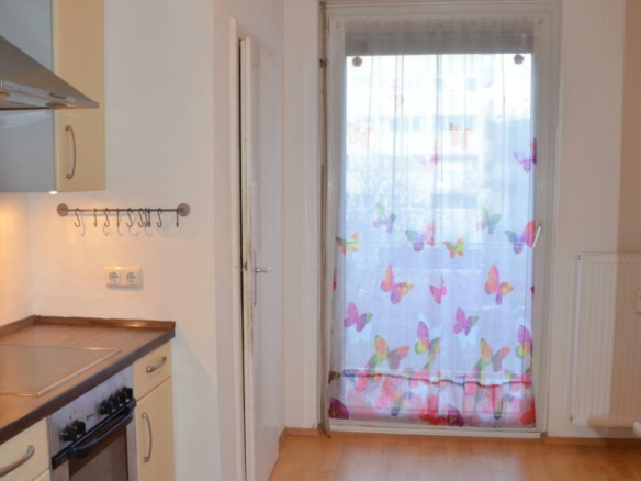 Blick in die Küche mit Ost-Balkon