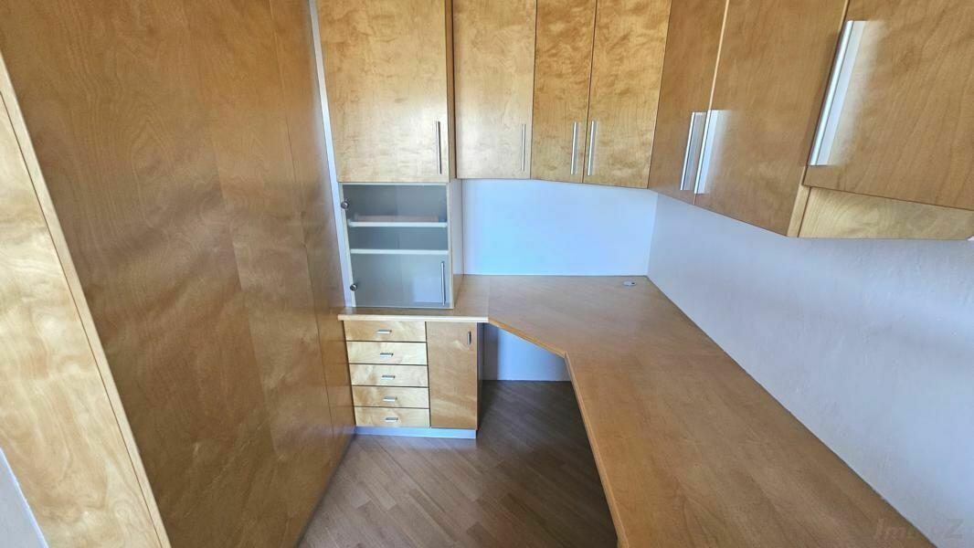 Küche mit Büroecke