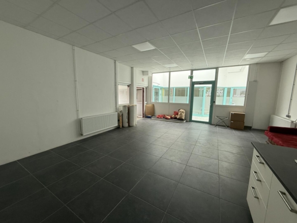 20251009_095443483_iOS