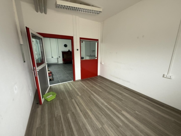 20251009_095507775_iOS