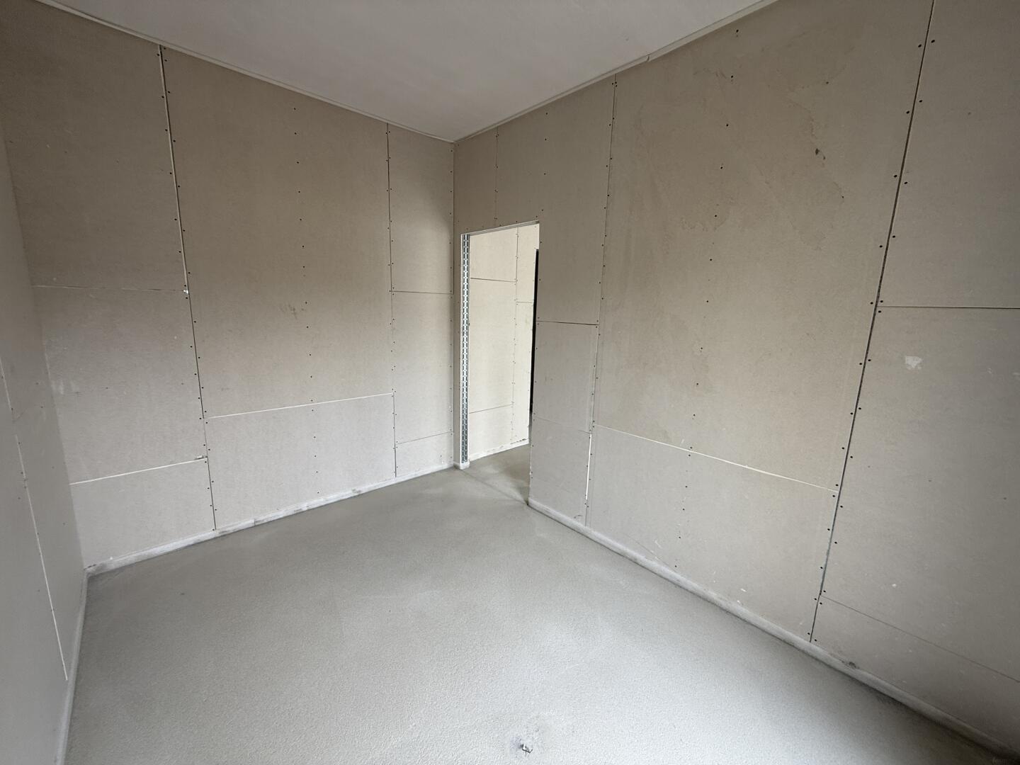 20250902_094831805_iOS