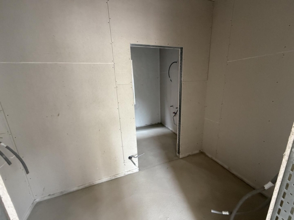 20250902_094837121_iOS