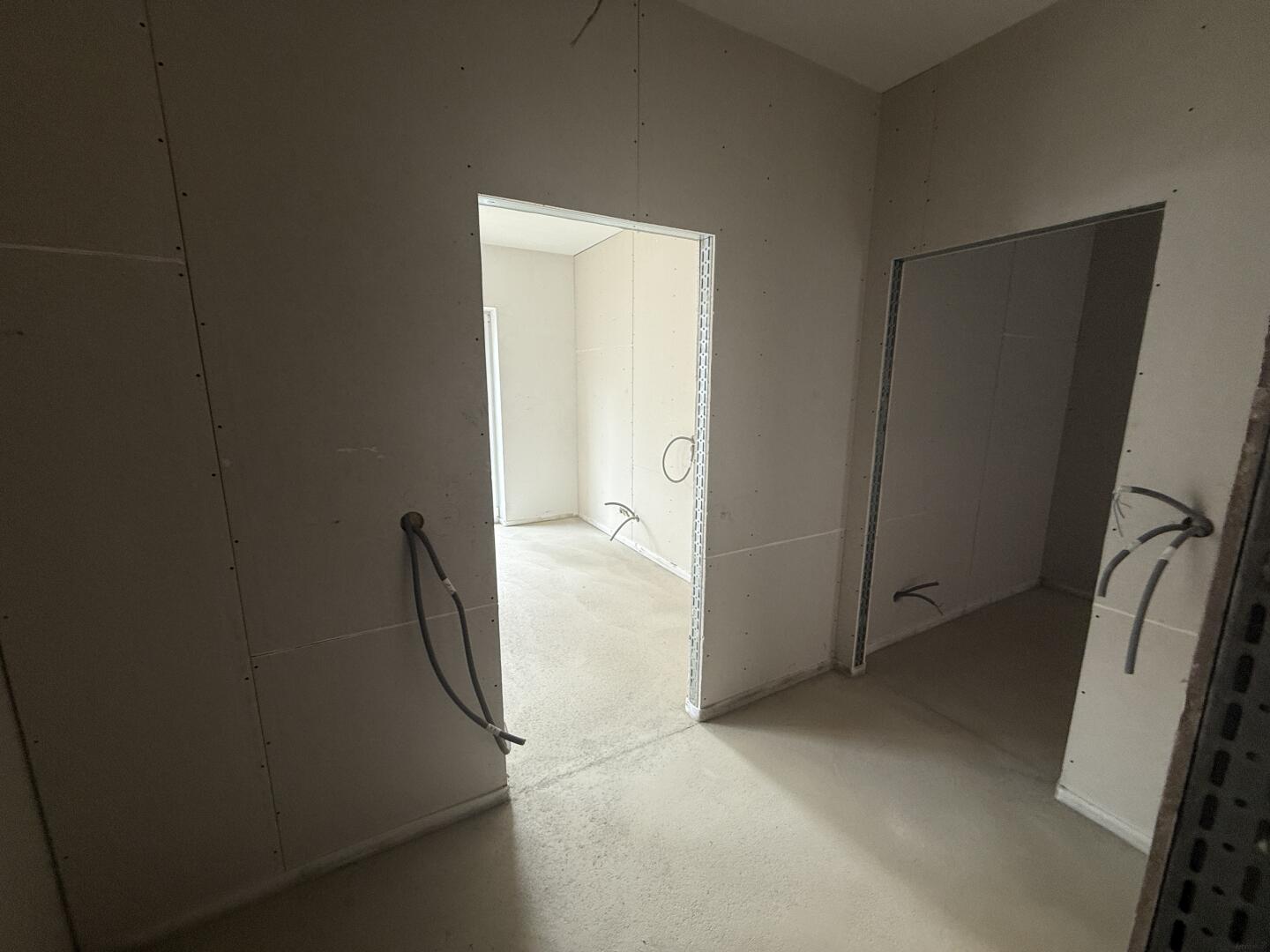 20250902_094848609_iOS