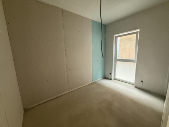 20250902_094851989_iOS