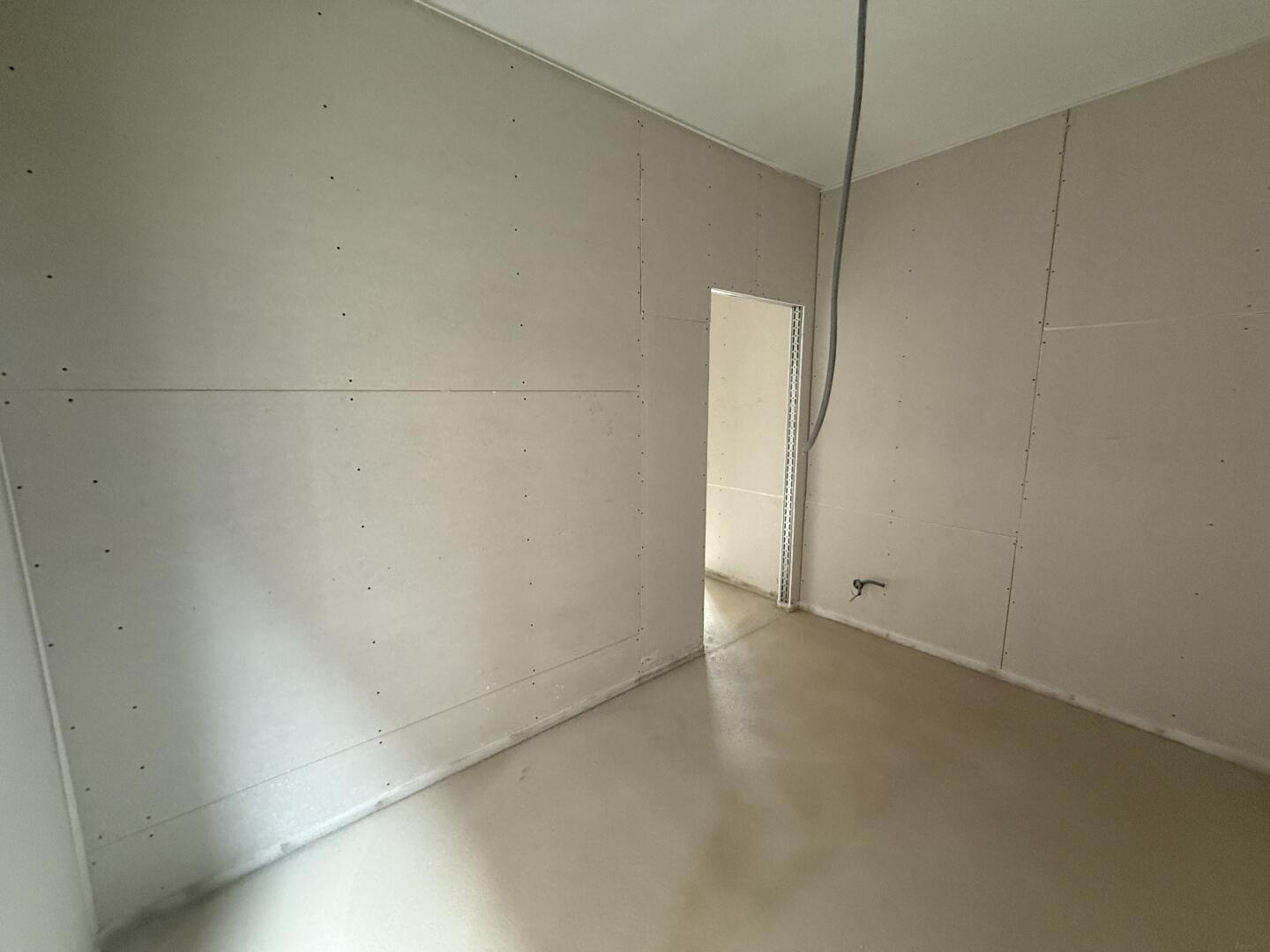 20250902_094856474_iOS