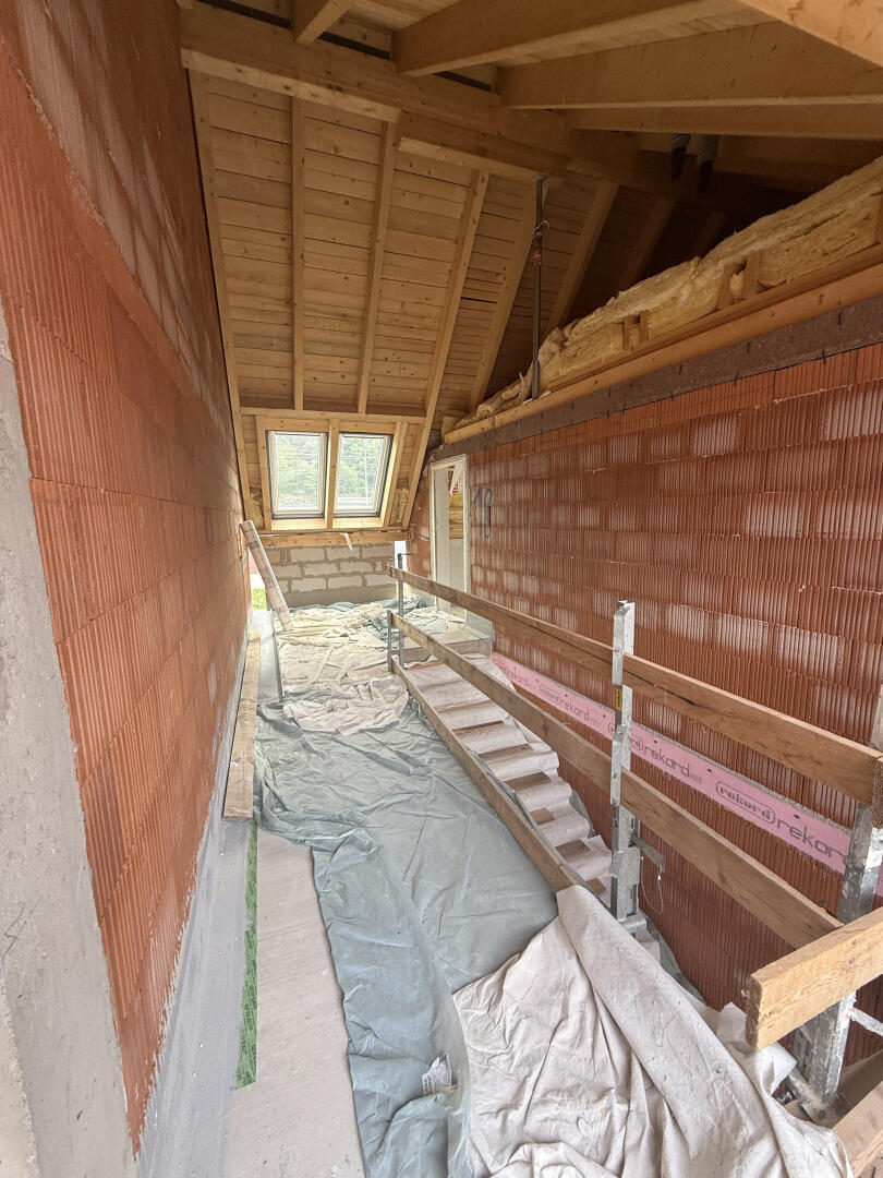 20250902_100119907_iOS