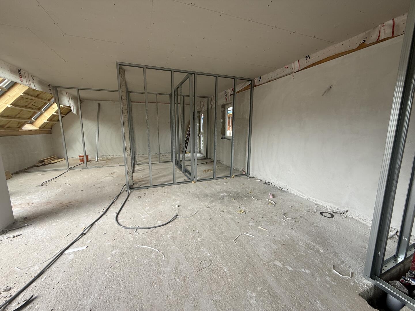 20250902_100141691_iOS