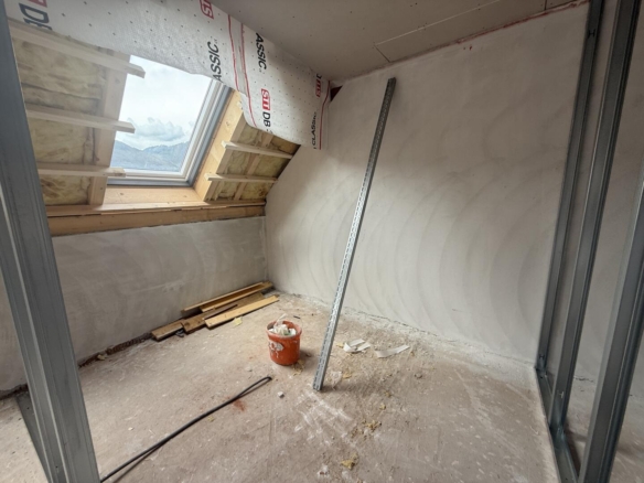 20250902_100205879_iOS