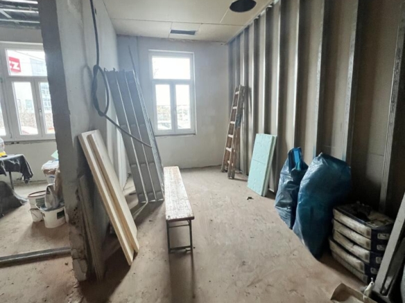 C375256F-808C-4AA0-A665-4234F03FCFEF