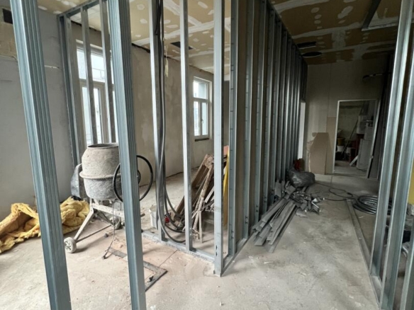 CC761F7C-337E-4A17-8892-9CEA5BC434C2