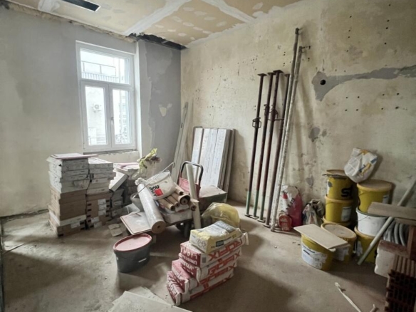 3664057F-A809-4B73-85C1-F1EFB49EE543