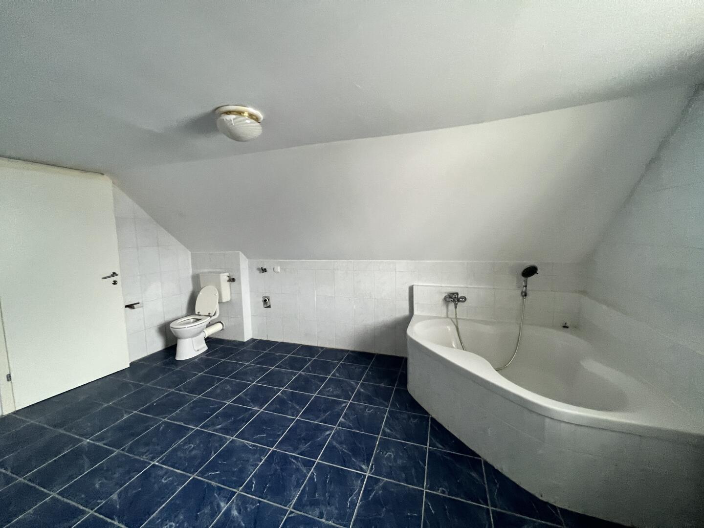 20230109_094347775_iOS