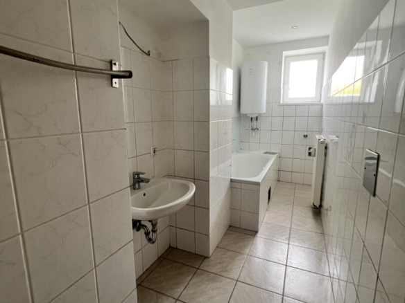 20230707_085955767_iOS