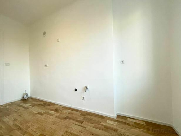 Zimmer mit Küchenanschlüssen