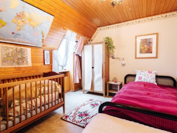 4. Gäste/Kinderzimmer