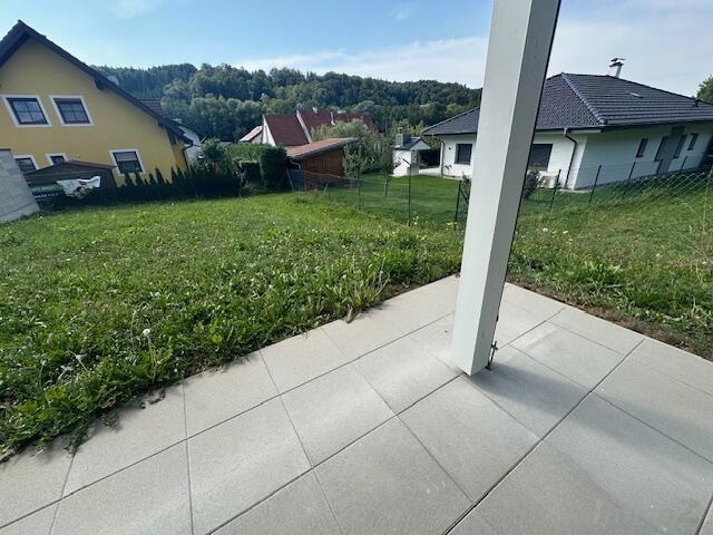Terrasse mit  Garten