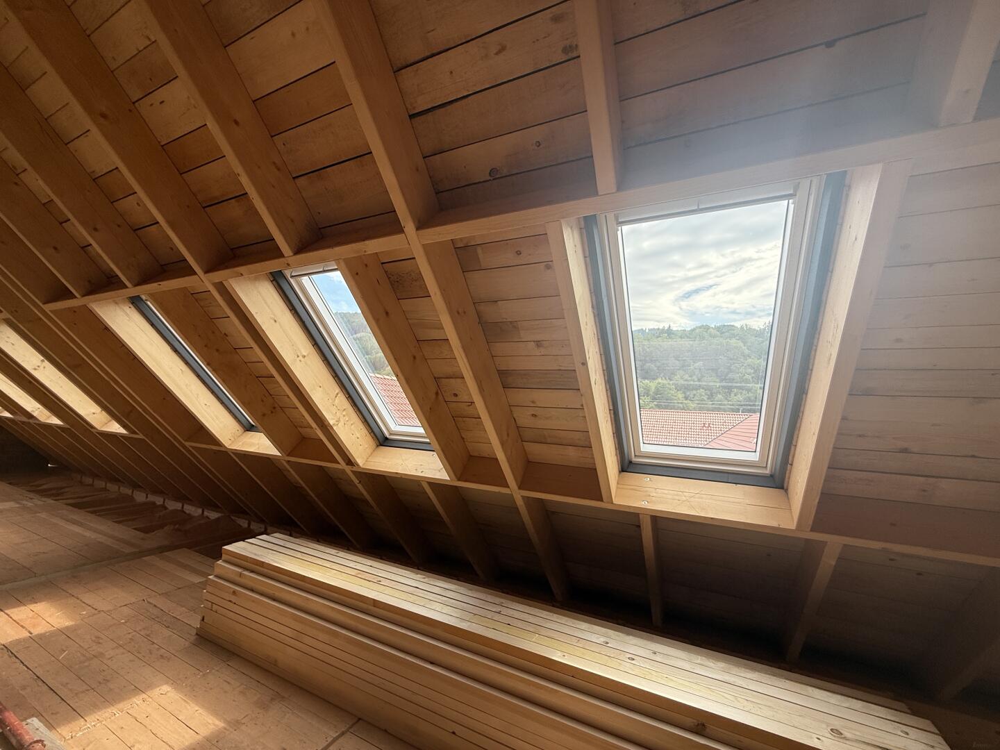 20250902_095638124_iOS