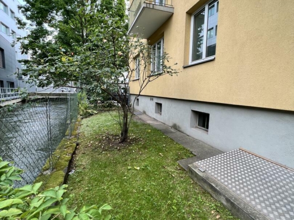 77D213FF-3679-4432-93C7-7C5BD850D734