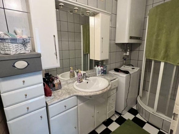 BD3FD1B1-F3E8-47B3-865C-1C87CB1A976D