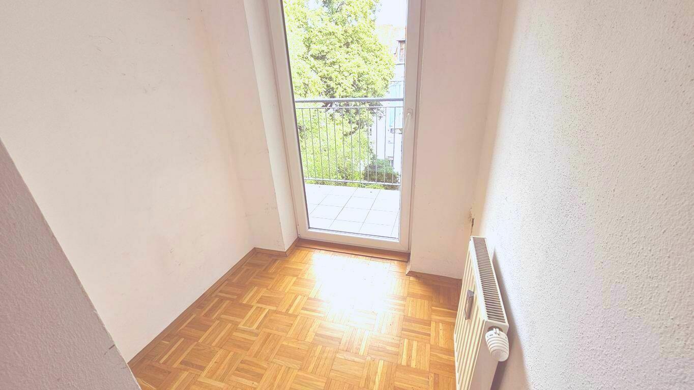 ... zum Wirtschaftsbalkon (2m²) ...