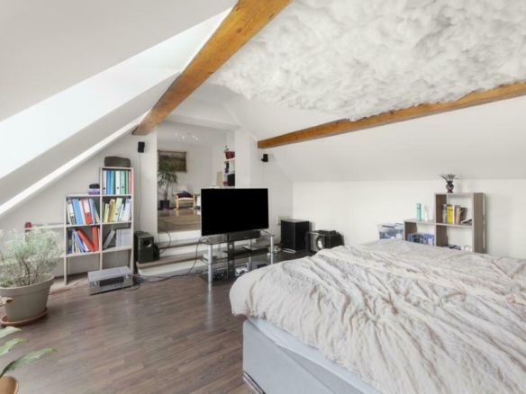 riesiges Zimmer im OG