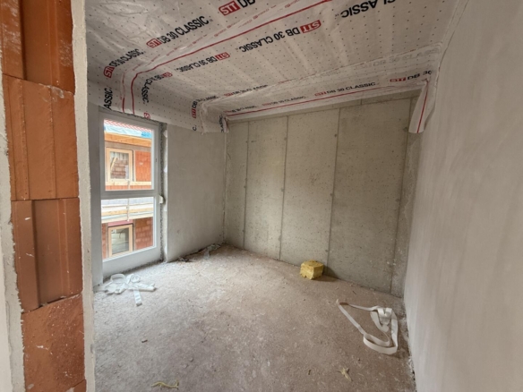 20250902_095429426_iOS