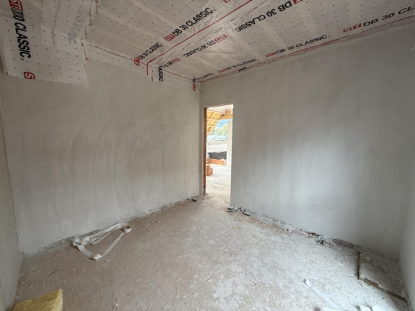 20250902_095435025_iOS