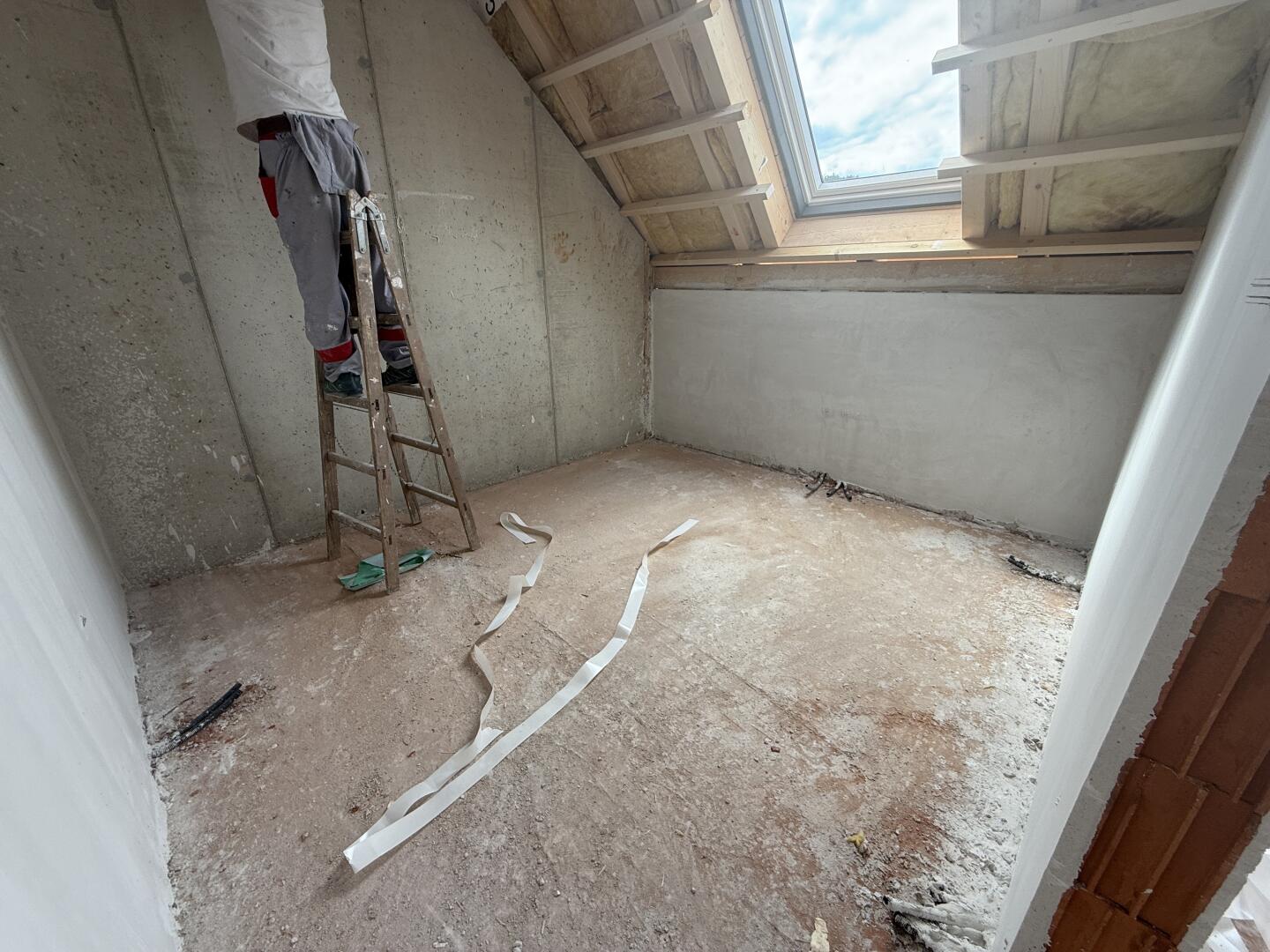 20250902_095444229_iOS