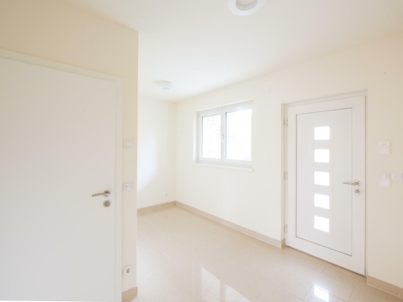 großer Garderobenbereich, Eingang