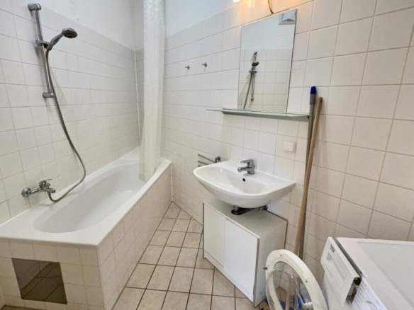 Badezimmer mit Wanne