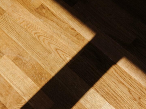 Detail: hochwertiger Holzparkett