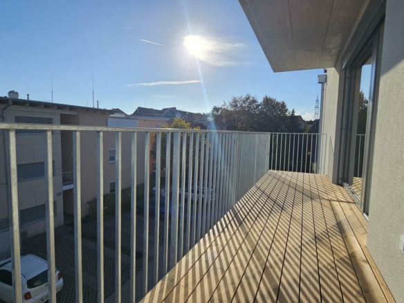 ca. 10m² Balkon Wohnzimmer