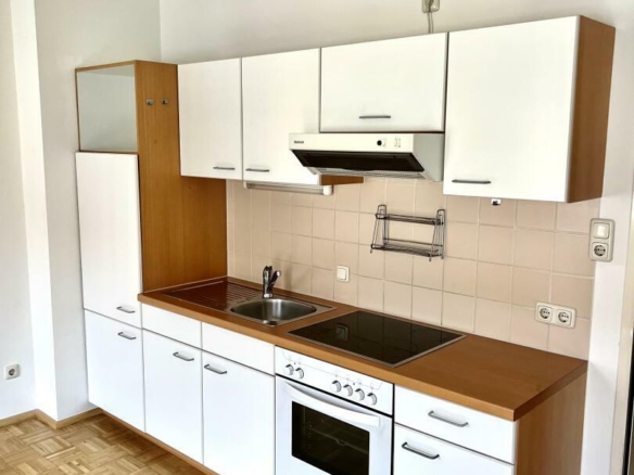 Wohnraum mit offener Küche